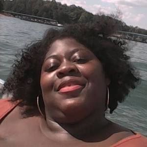 Meet your Posher, Latoya